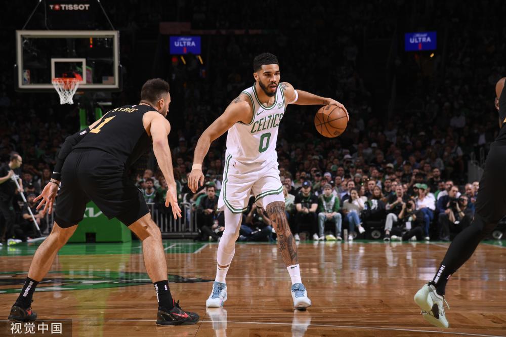 他不仅在球 他不仅在球